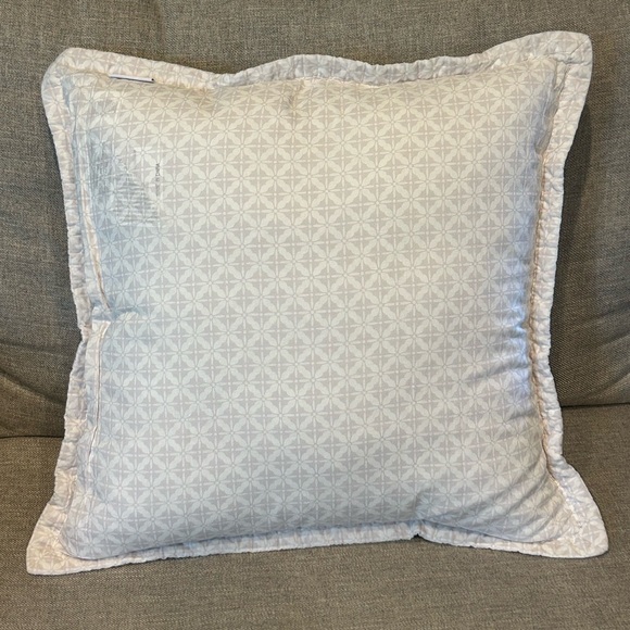 Rachel Ashwell The Farmhouse 22”x 22” Patchwork Down Alternative Pillow NEW - Picture 6 of 16